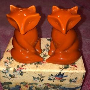 Vintage ceramic red fox salt and pepper shakers